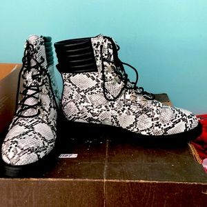 Snakeprint Boots